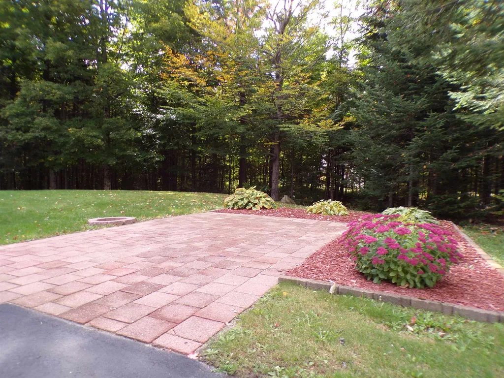 122 Raycrest Drive Randolph NH 03593
