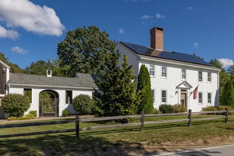 106 North Road Fremont NH 03044