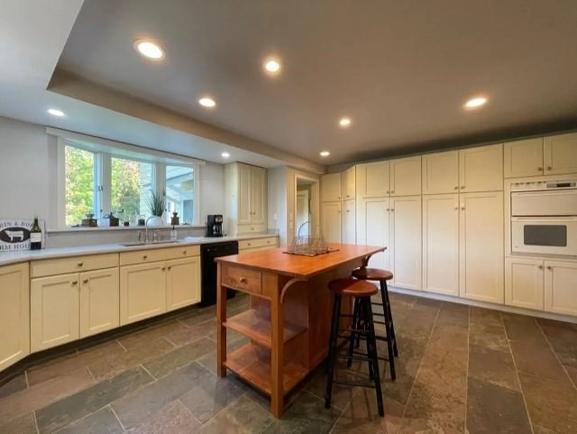 30 Mcmahon Drive Whitefield NH 03598