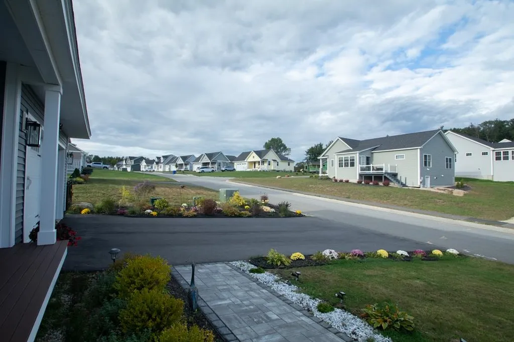 76 Sunningdale Drive Somersworth NH 03878