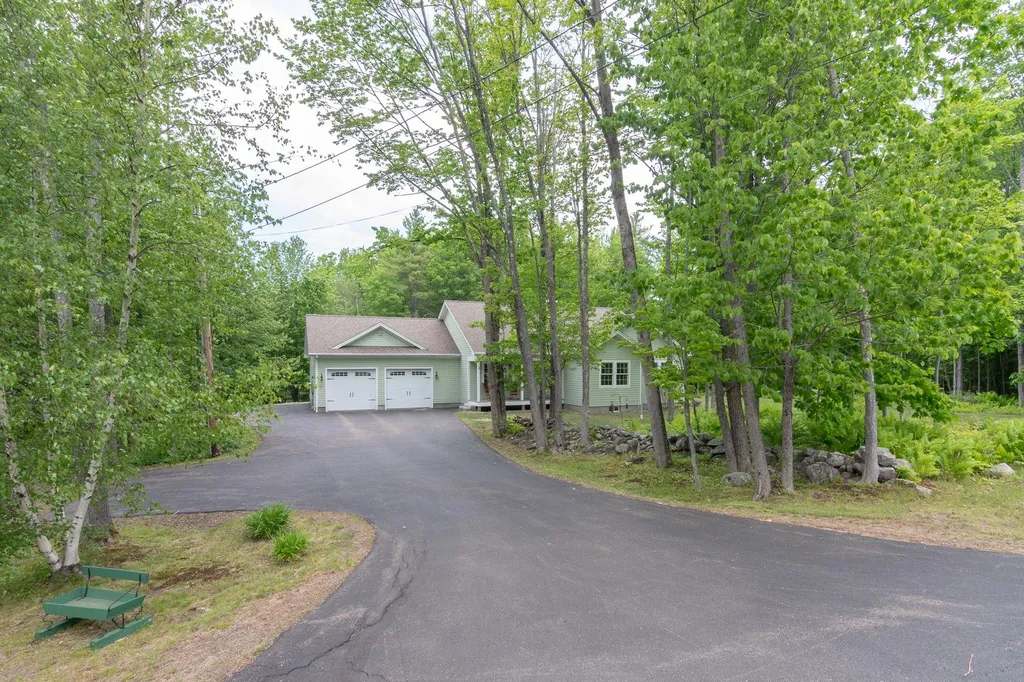 4 Clover Ridge Road Meredith NH 03253