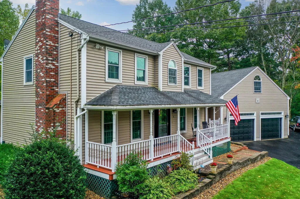8 Mountain View Drive Hudson NH 03051