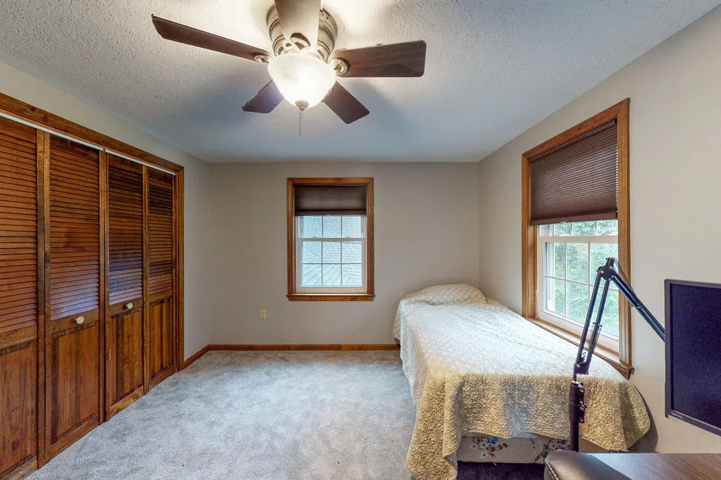 8 Mountain View Drive Hudson NH 03051