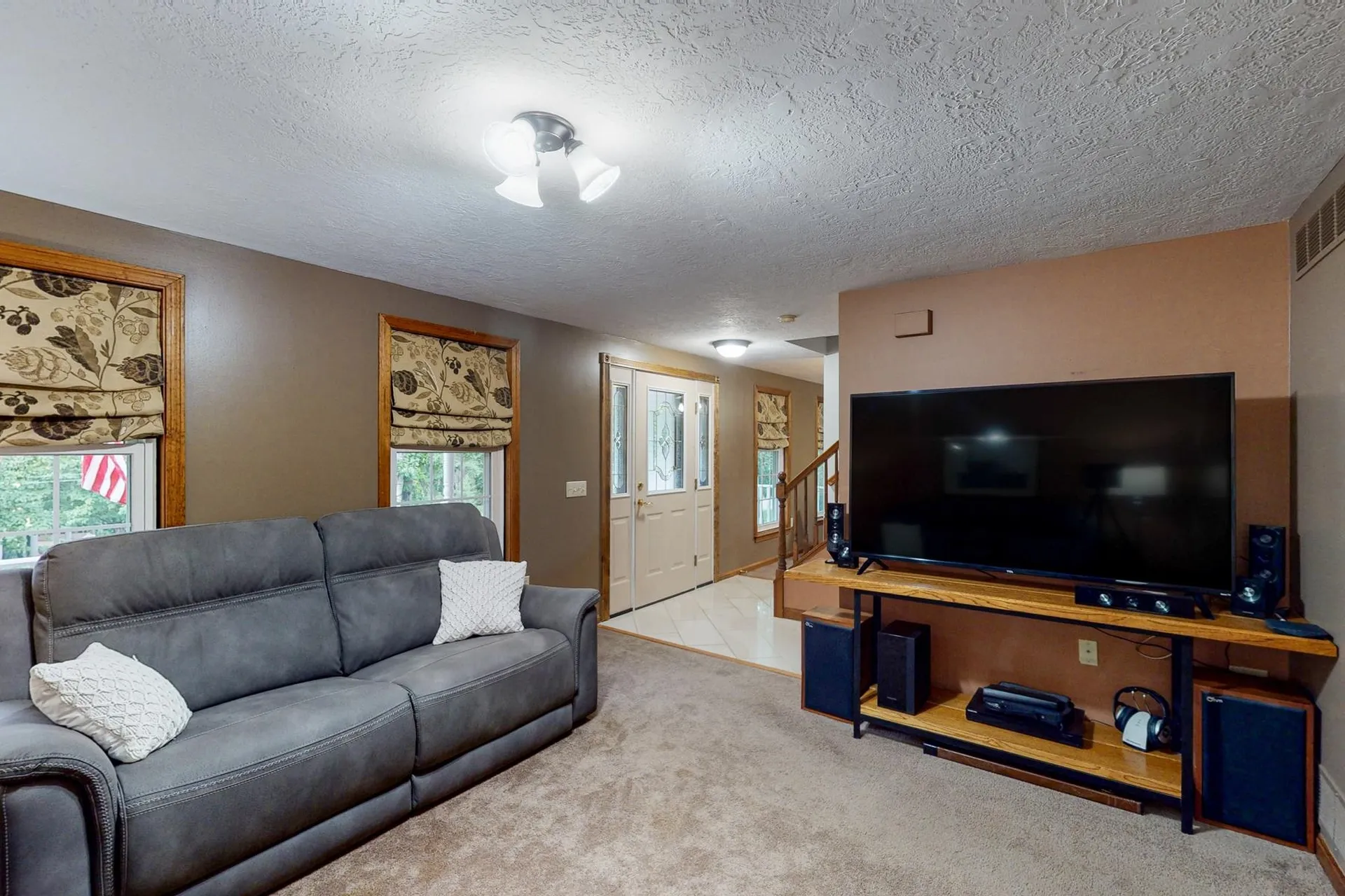 8 Mountain View Drive Hudson NH 03051
