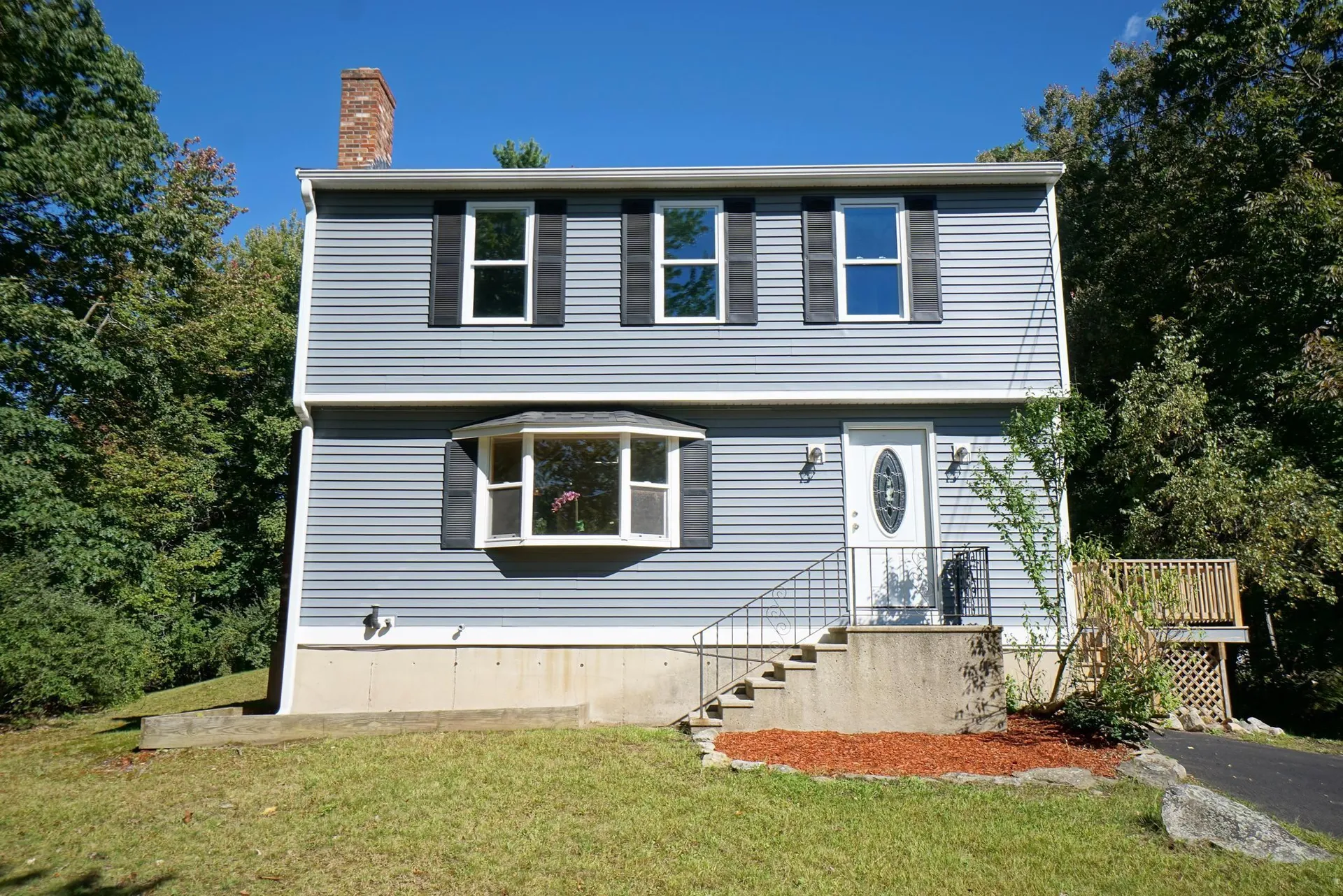 11 Lesley Circle Derry NH 03038