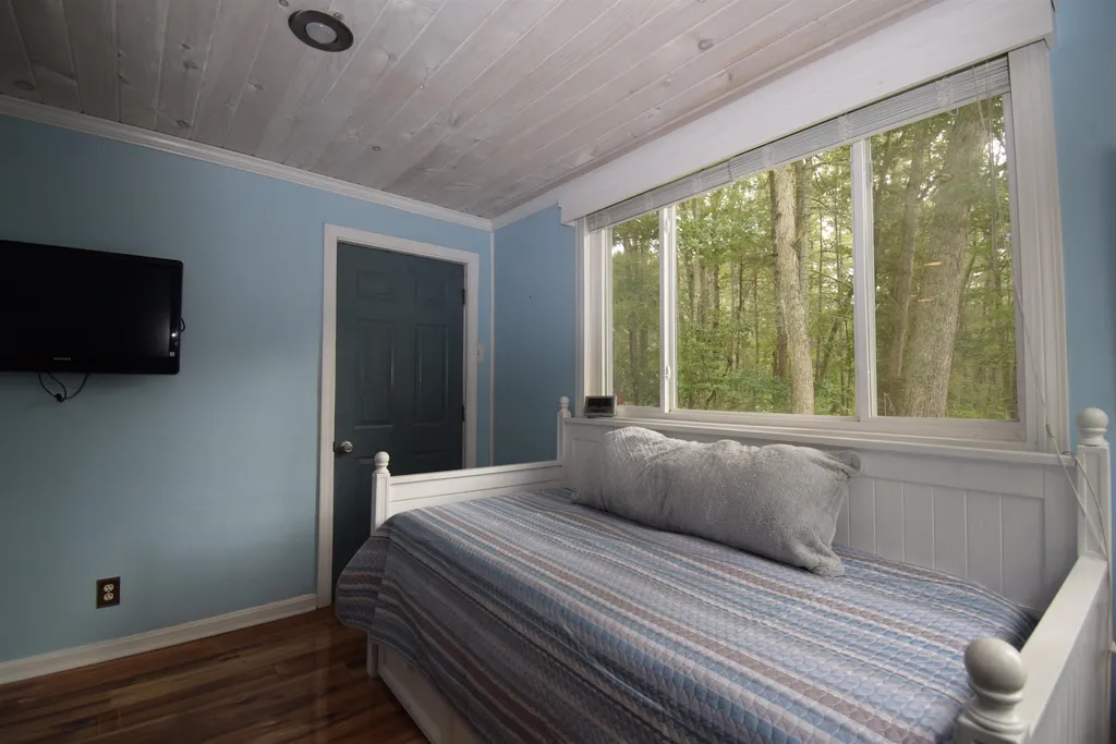 56 Northside Road Lee NH 03861