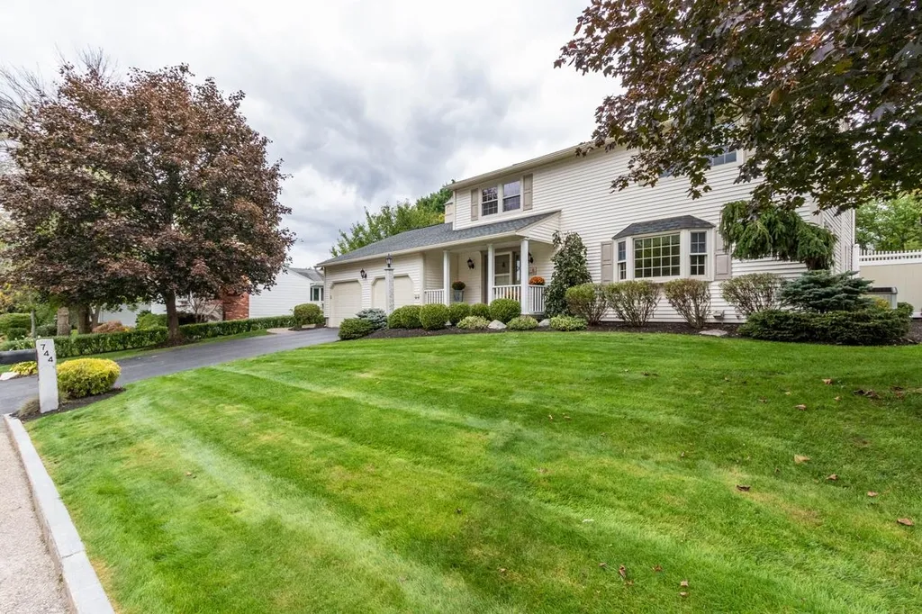 744 Coral Avenue Manchester NH 03104