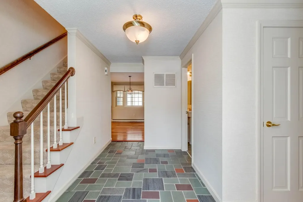 744 Coral Avenue Manchester NH 03104