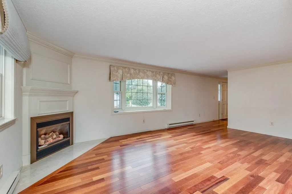 744 Coral Avenue Manchester NH 03104