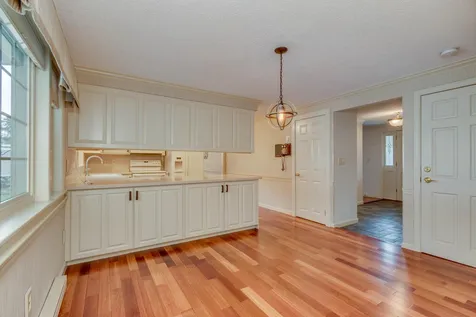 744 Coral Avenue Manchester NH 03104