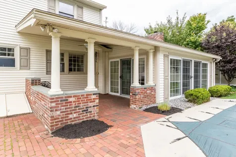744 Coral Avenue Manchester NH 03104