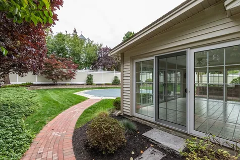 744 Coral Avenue Manchester NH 03104