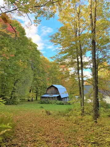 243 Hinman Road Glover VT 05839