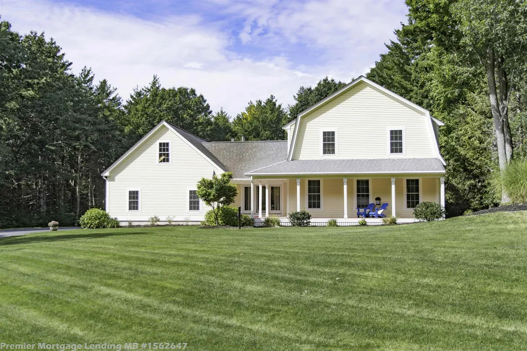 11 Palmer Drive Kensington NH 03833