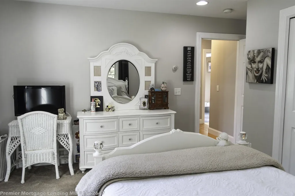 11 Palmer Drive Kensington NH 03833