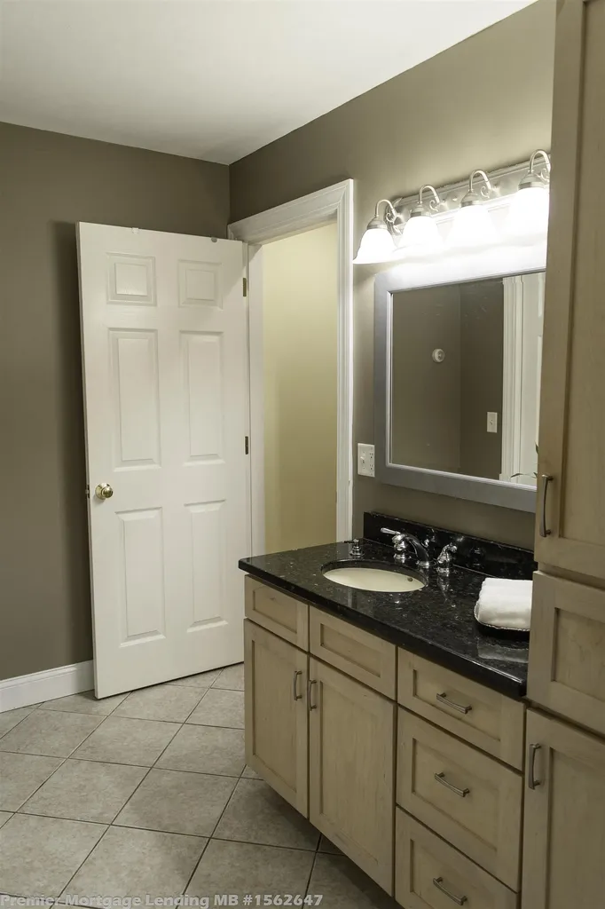 11 Palmer Drive Kensington NH 03833