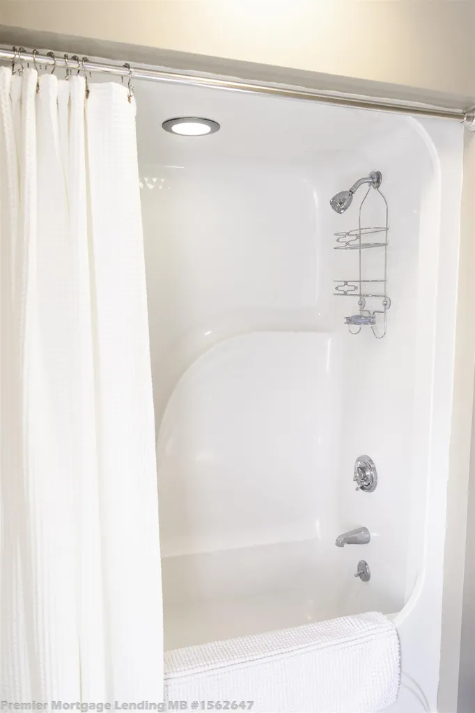 11 Palmer Drive Kensington NH 03833