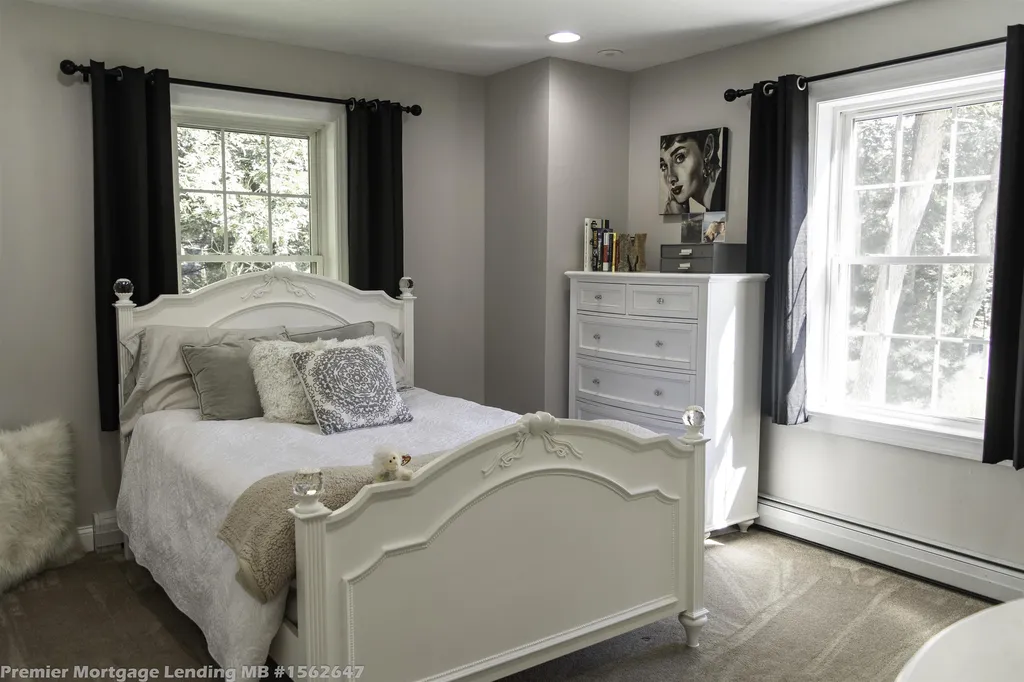 11 Palmer Drive Kensington NH 03833