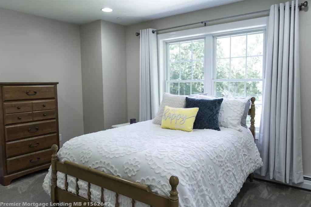 11 Palmer Drive Kensington NH 03833