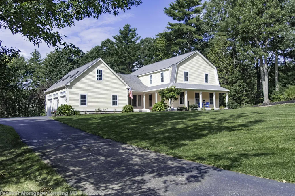 11 Palmer Drive Kensington NH 03833