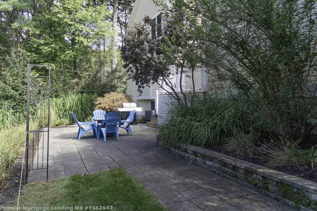 11 Palmer Drive Kensington NH 03833