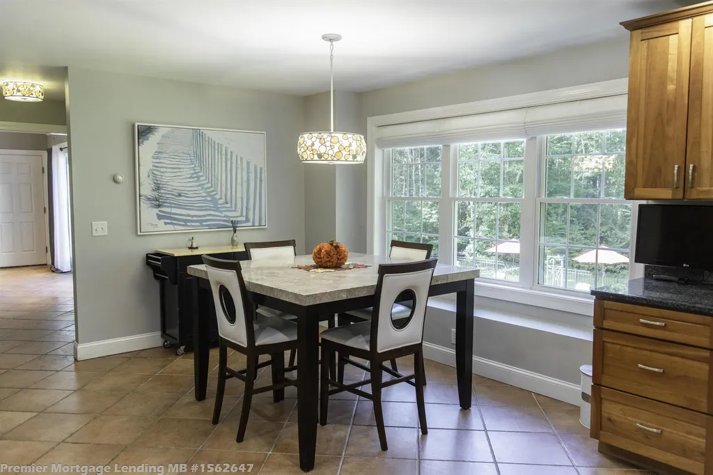 11 Palmer Drive Kensington NH 03833