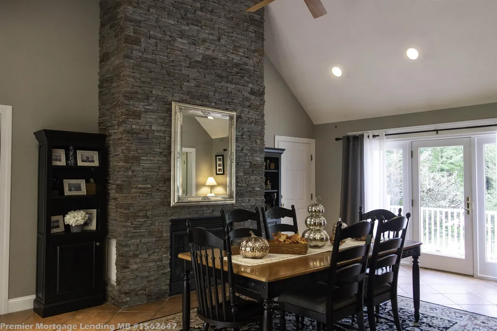 11 Palmer Drive Kensington NH 03833