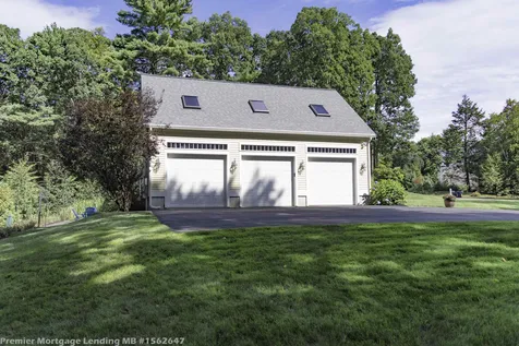 11 Palmer Drive Kensington NH 03833