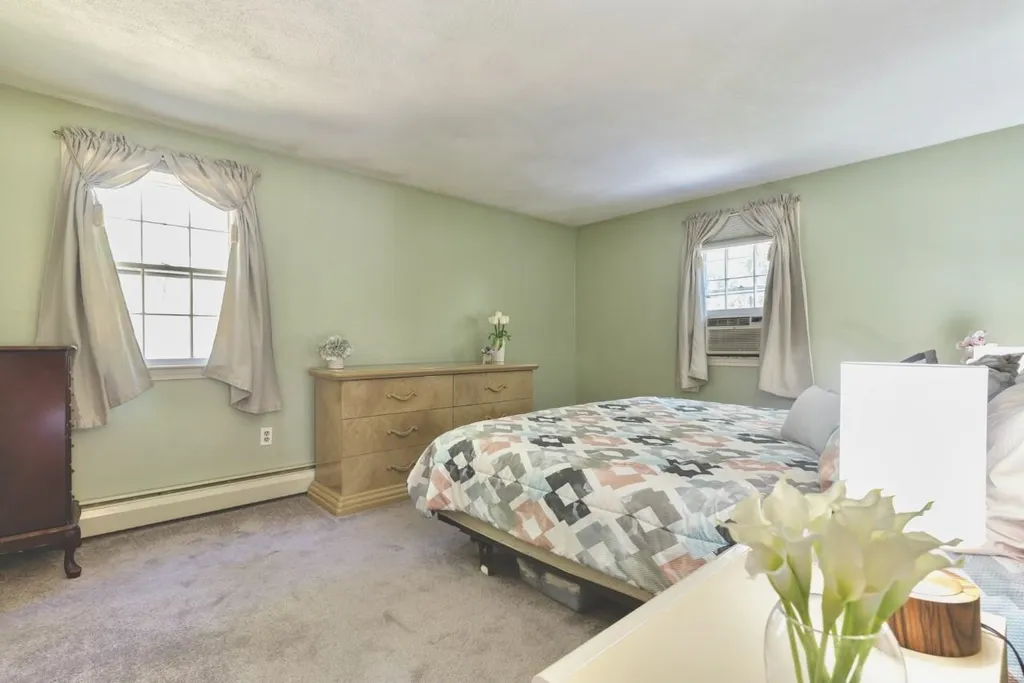 14 Acropolis Avenue Londonderry NH 03053