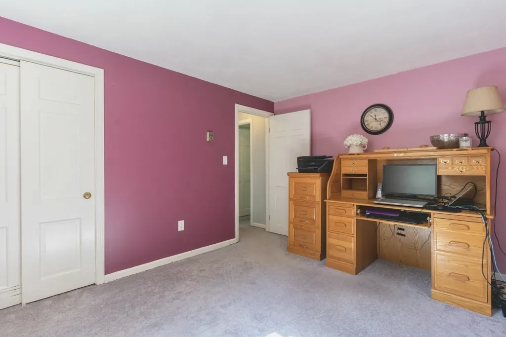 14 Acropolis Avenue Londonderry NH 03053