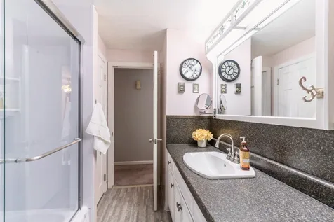 14 Acropolis Avenue Londonderry NH 03053
