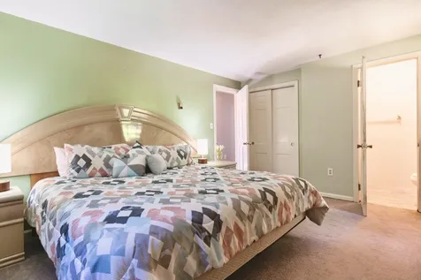 14 Acropolis Avenue Londonderry NH 03053