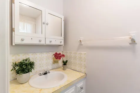 14 Acropolis Avenue Londonderry NH 03053