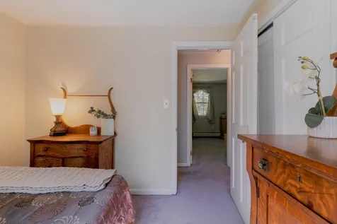 14 Acropolis Avenue Londonderry NH 03053