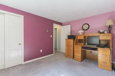 14 Acropolis Avenue Londonderry NH 03053
