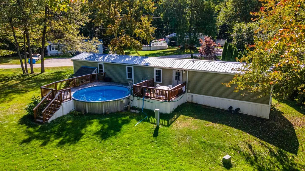 37 Bunker Lane Madbury NH 03823