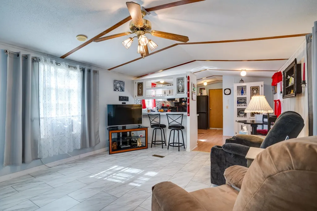 37 Bunker Lane Madbury NH 03823