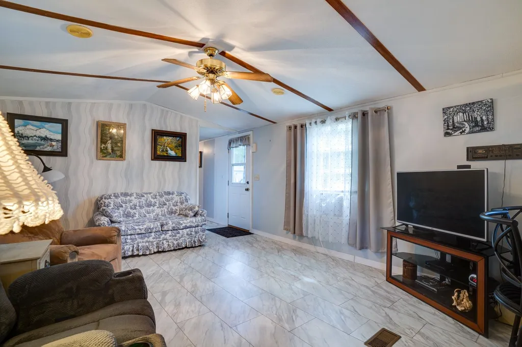 37 Bunker Lane Madbury NH 03823
