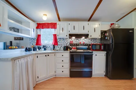 37 Bunker Lane Madbury NH 03823