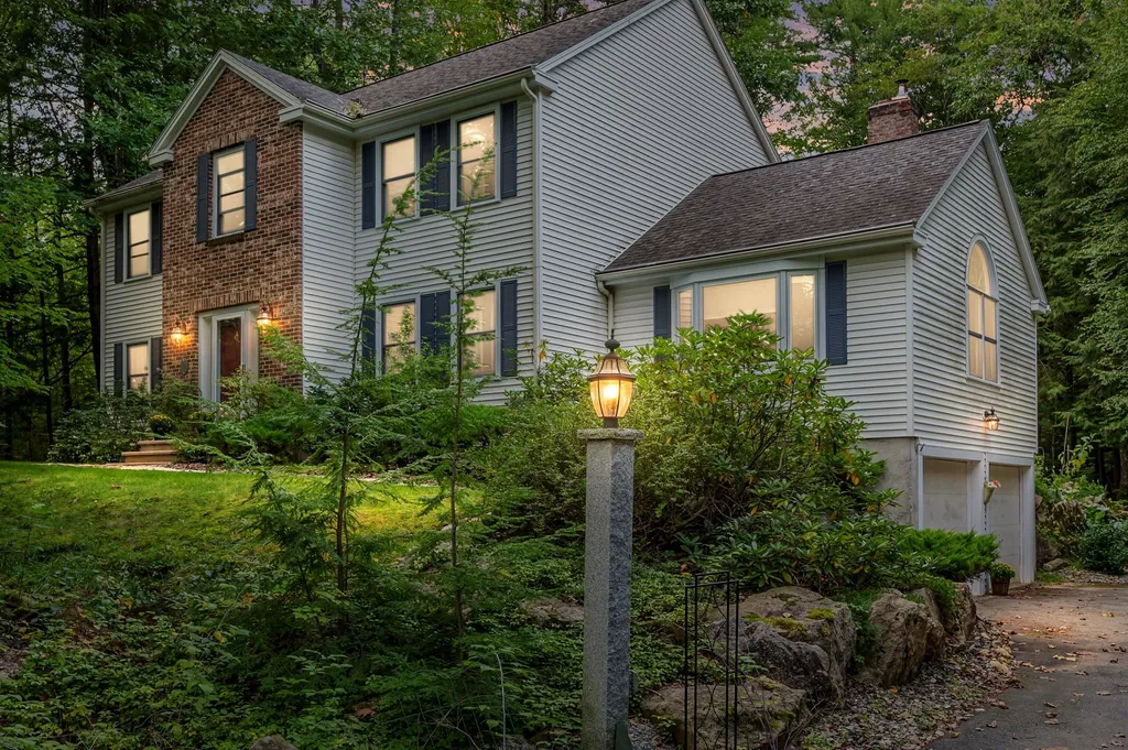 53 Harvard Lane Bedford NH 03110