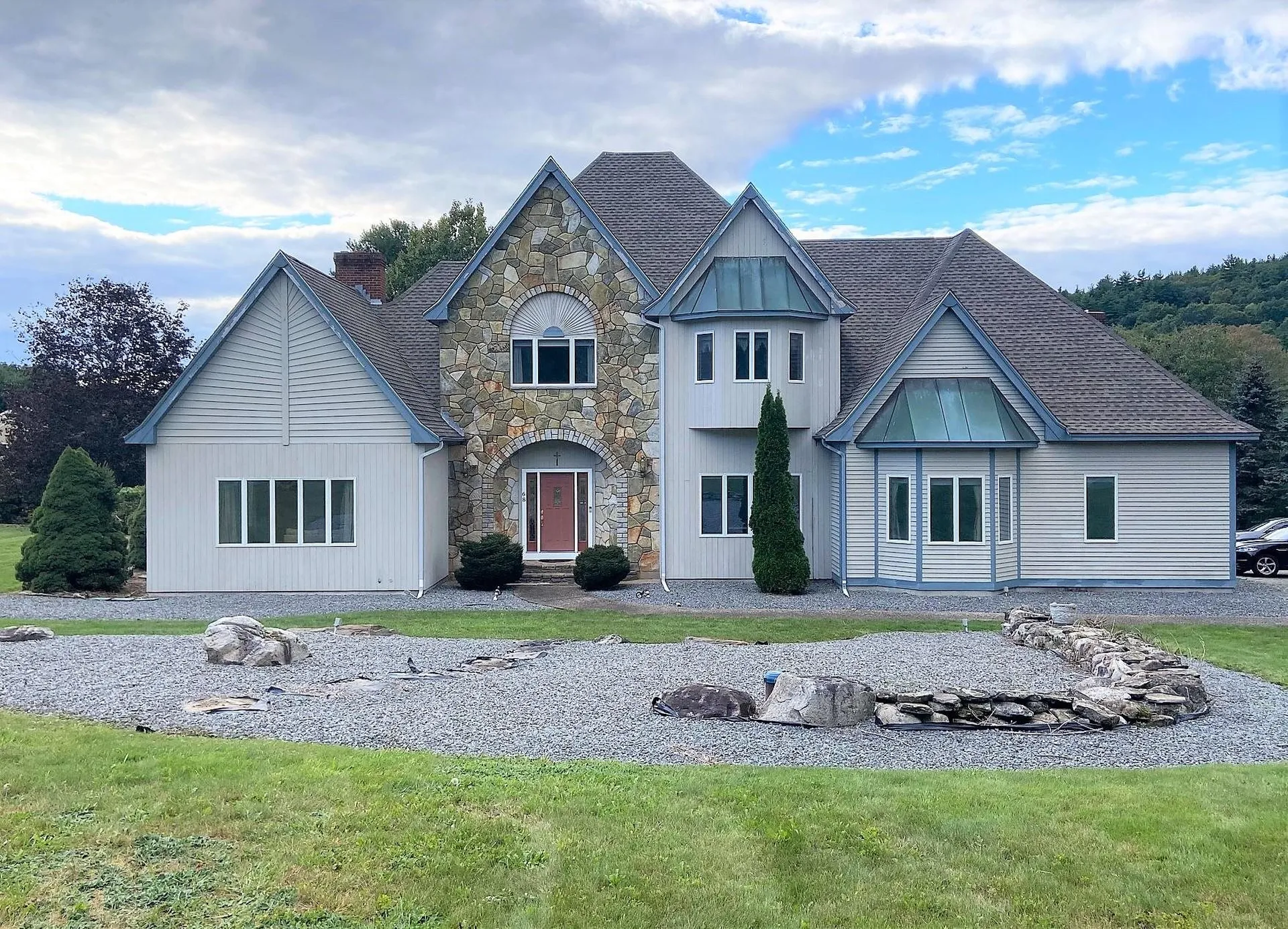 68 Sky View Drive Pelham NH 03076
