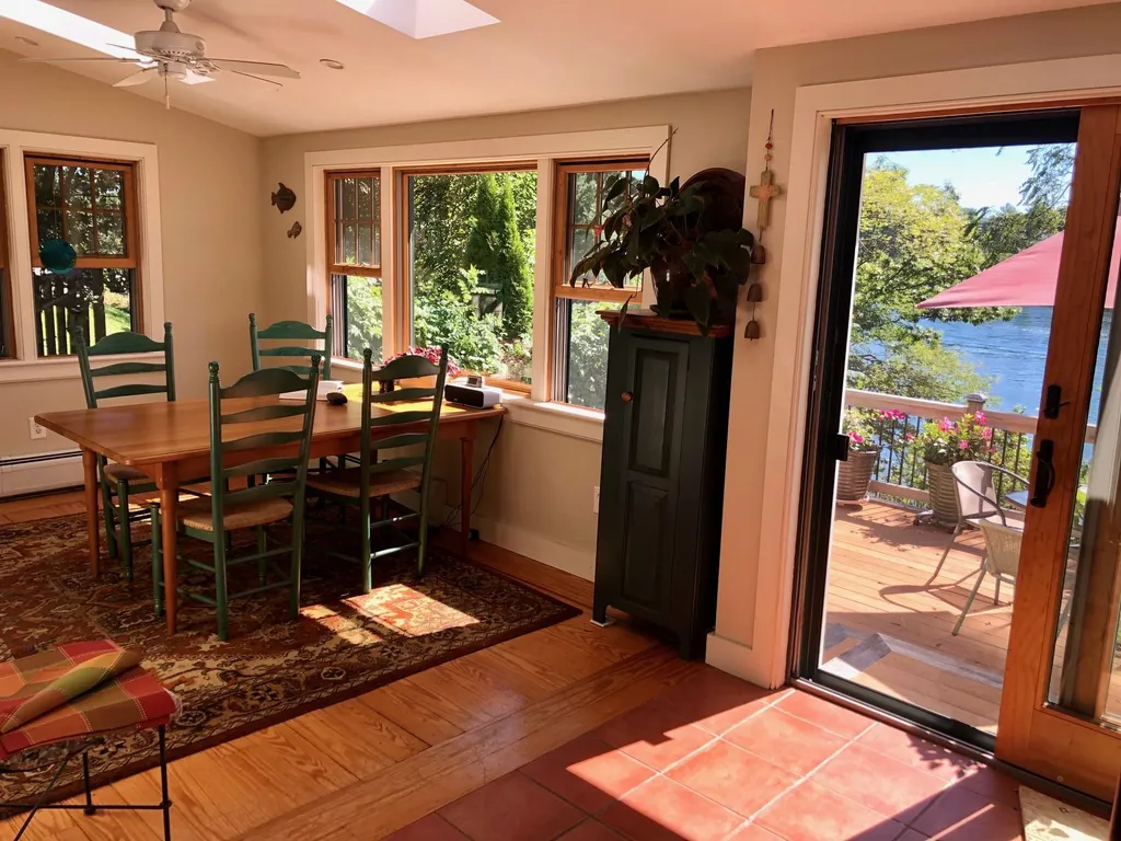 28 Maple Avenue Eliot ME 03903