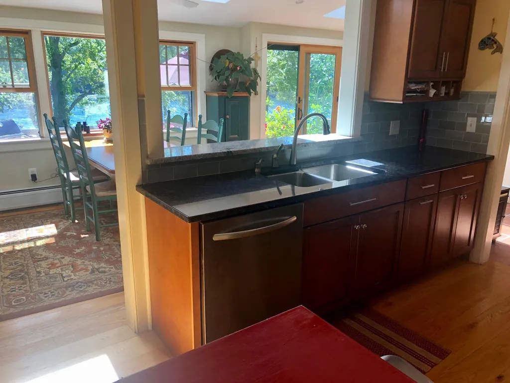 28 Maple Avenue Eliot ME 03903