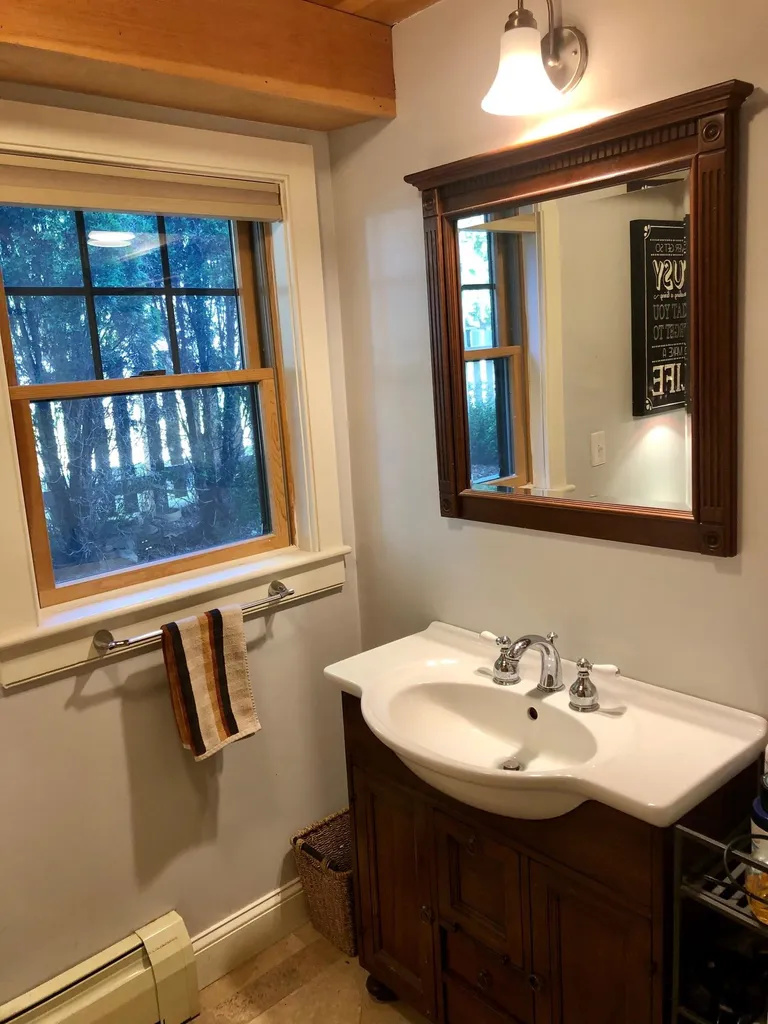 28 Maple Avenue Eliot ME 03903