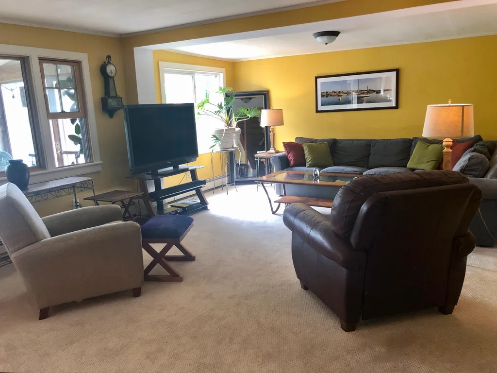 28 Maple Avenue Eliot ME 03903