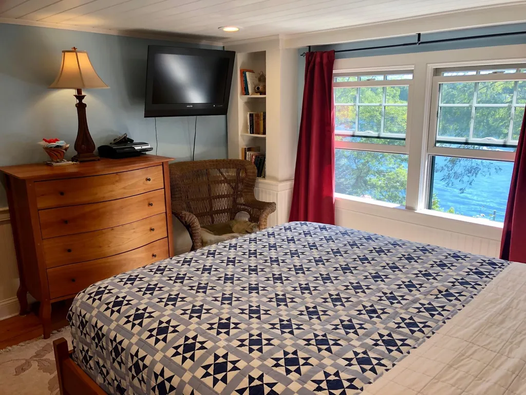 28 Maple Avenue Eliot ME 03903