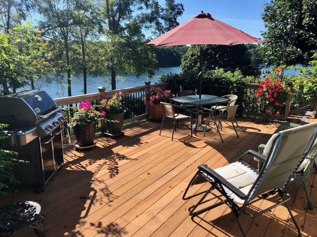 28 Maple Avenue Eliot ME 03903
