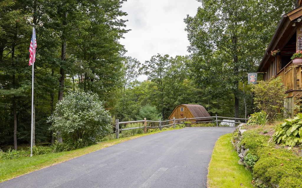 33 Carpenter Hill Road Walpole NH 03608