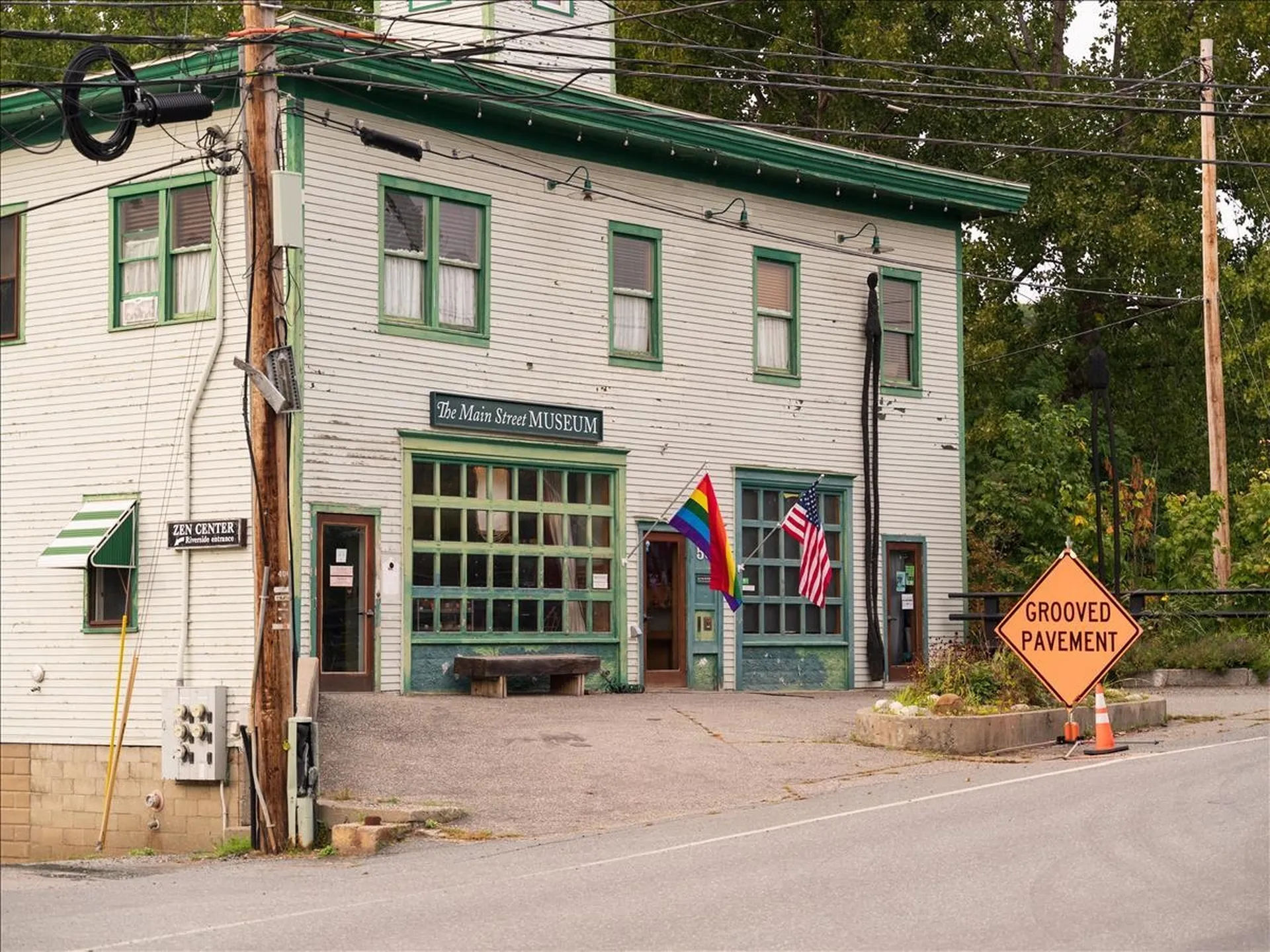 15 Railroad Row Road Hartford VT 05001