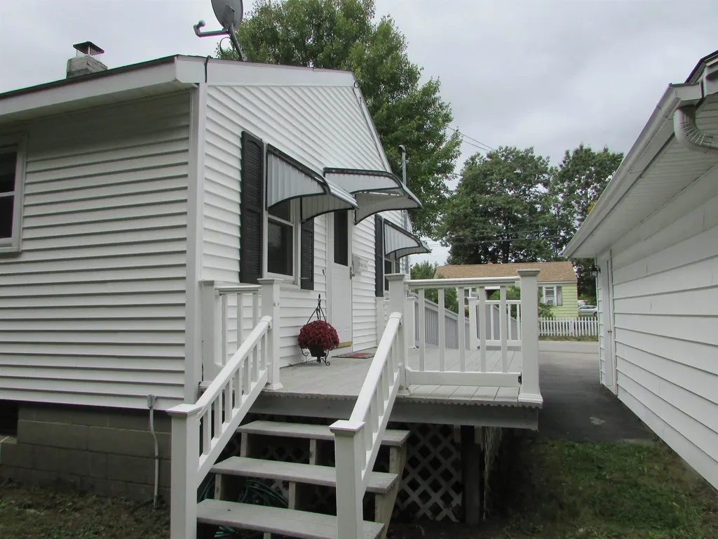 2 Great Falls Avenue Rochester NH 03867